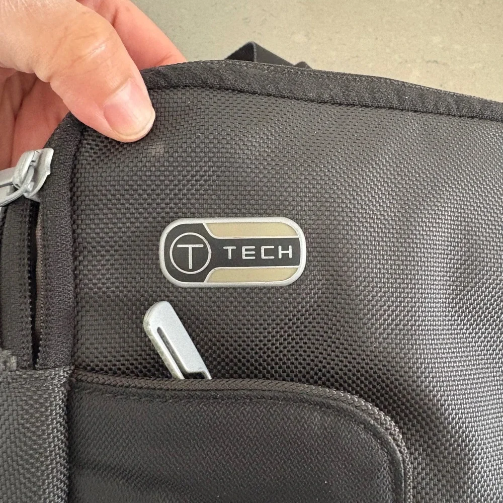 T-Tech by Tumi Black Ballistic Nylon Crossbody Bag Travel Organizer‎ Compact